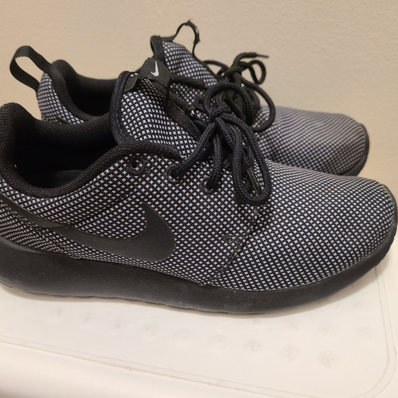 Nike roche shoes - Picture 2 of 4